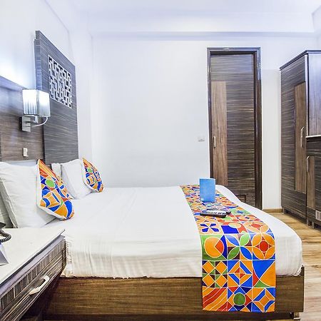 Hotel Sunstar Heights Delhi Kültér fotó