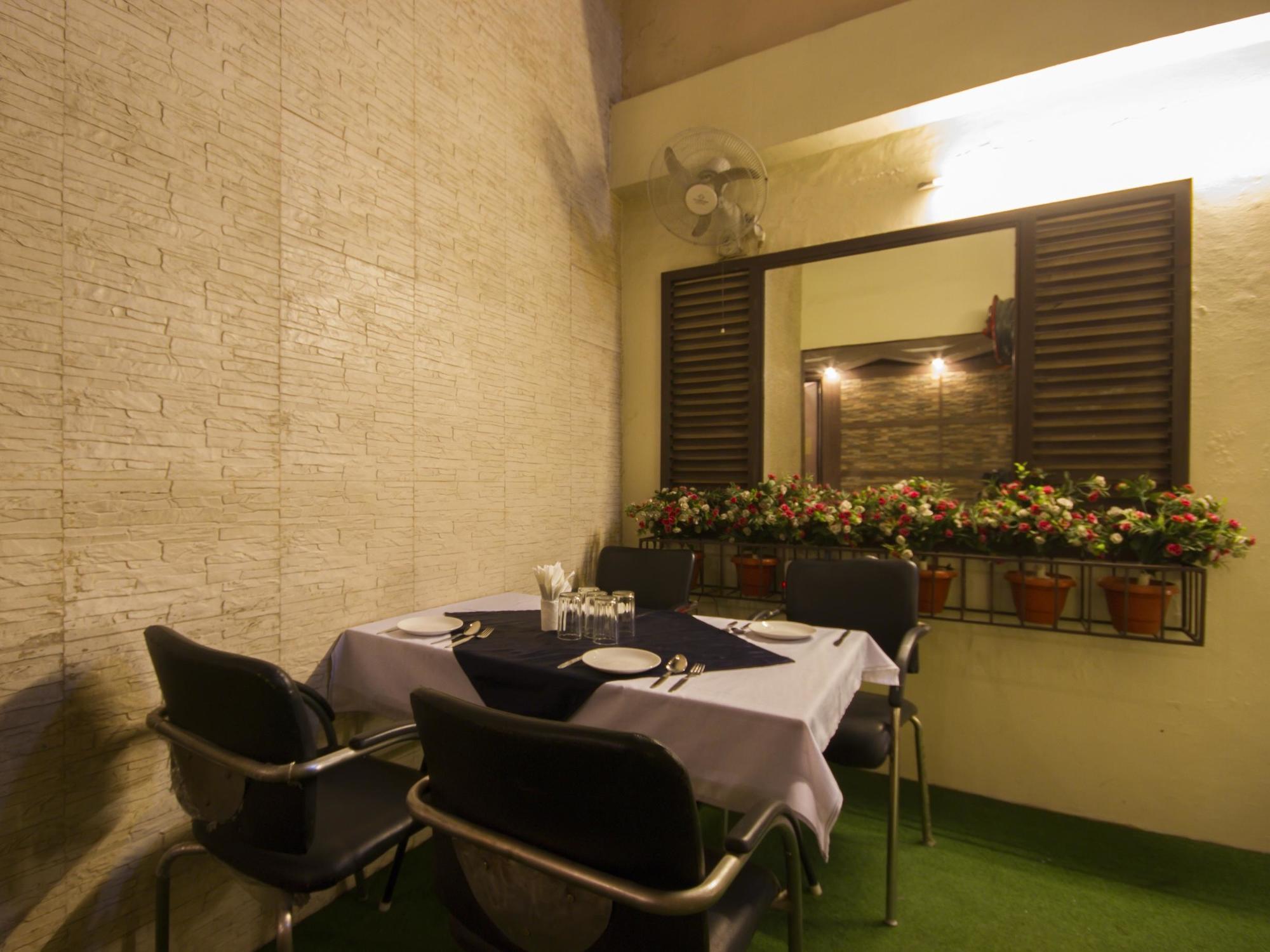 Hotel Sunstar Heights Delhi Kültér fotó