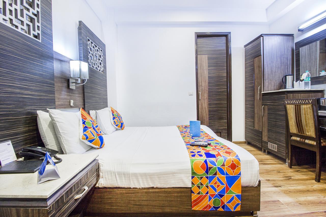 Hotel Sunstar Heights Delhi Kültér fotó